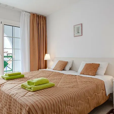 Apartamento Confort Апартаменты Алькала